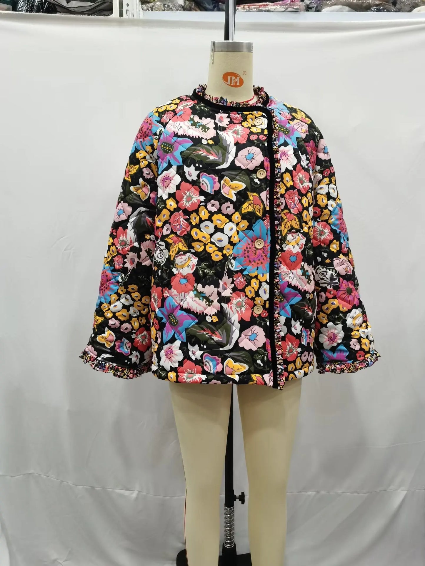 2023 Women Wood ears Center Buttons Flare Sleeve Loose Coat Autumn Winter Ethnic Colored Flower Quilted Jacket with Fleece